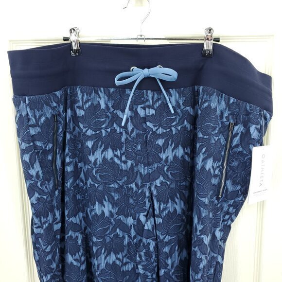 NWT Athleta Trekkie North Jogger 22 Ethereal Bloom Cottage Blue Floral - Picture 7 of 15